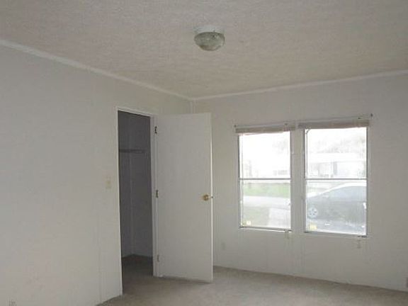4th image of 14865 SE 47th Ct