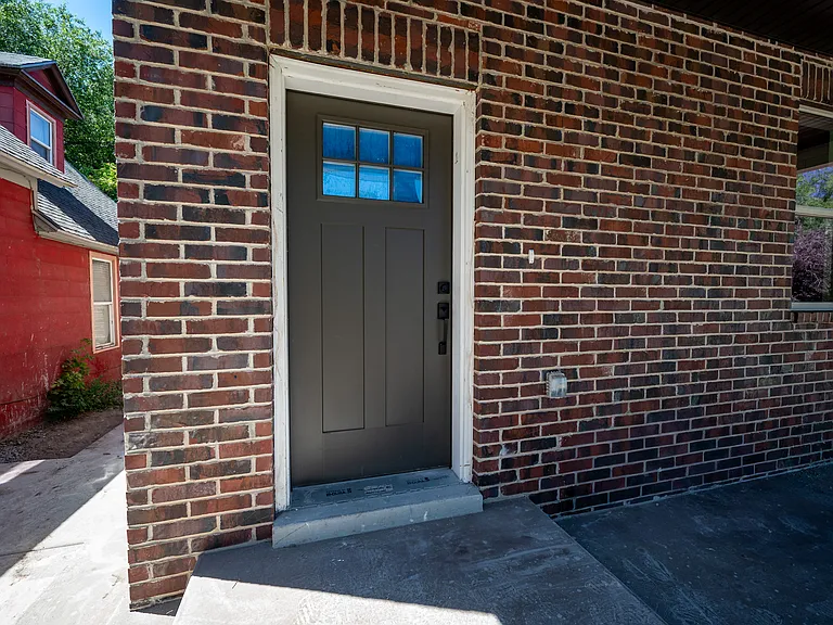 2233 Jefferson Ave #1 — Photo 13
