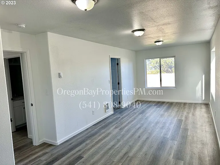 1656 Coos River Hwy — Photo 6