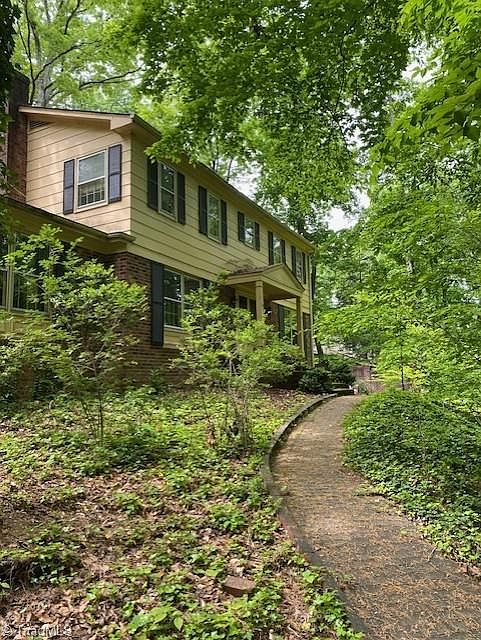 2nd image of 807 Woodbrook Dr