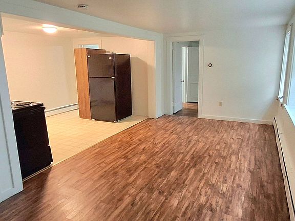 2nd image of 229 S Poplar St #102
