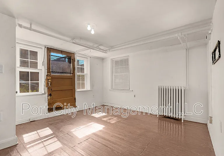 931 Saint Paul St — Photo 4