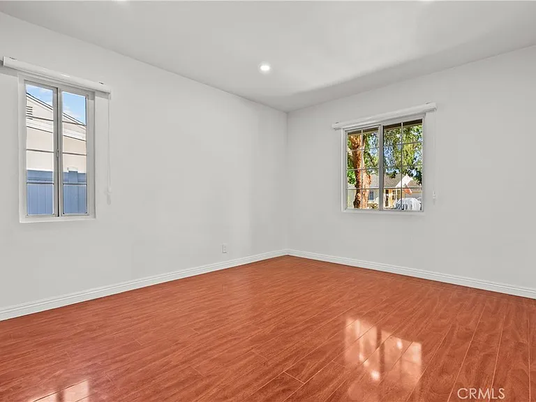 17337 Emelita St — Photo 25