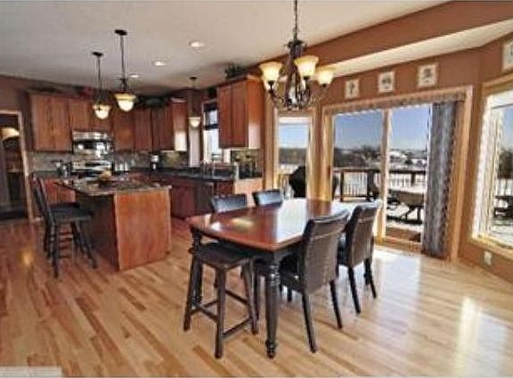 4th image of 2435 Heron Ln