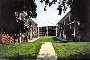 2nd image of 2430 Muscatine Ave APT 3