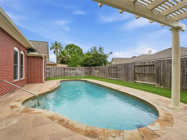 8027 Summer Brook Ct, Sugar Land, TX 77479