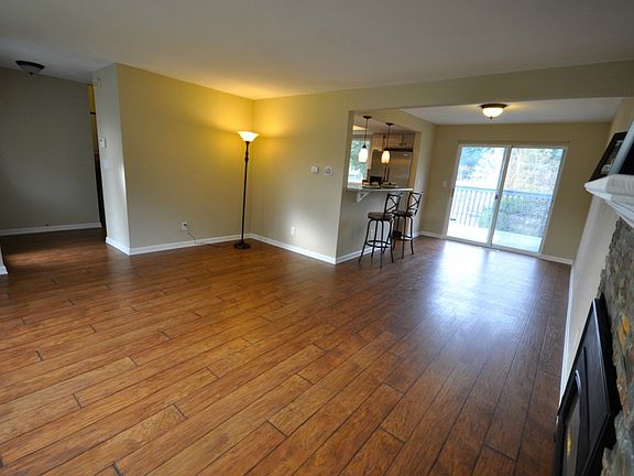 4th image of 3687 SE Greenbriar Pl