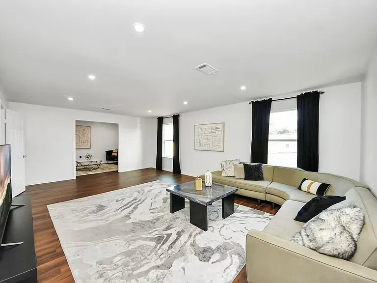 3217 Binz St — Photo 30