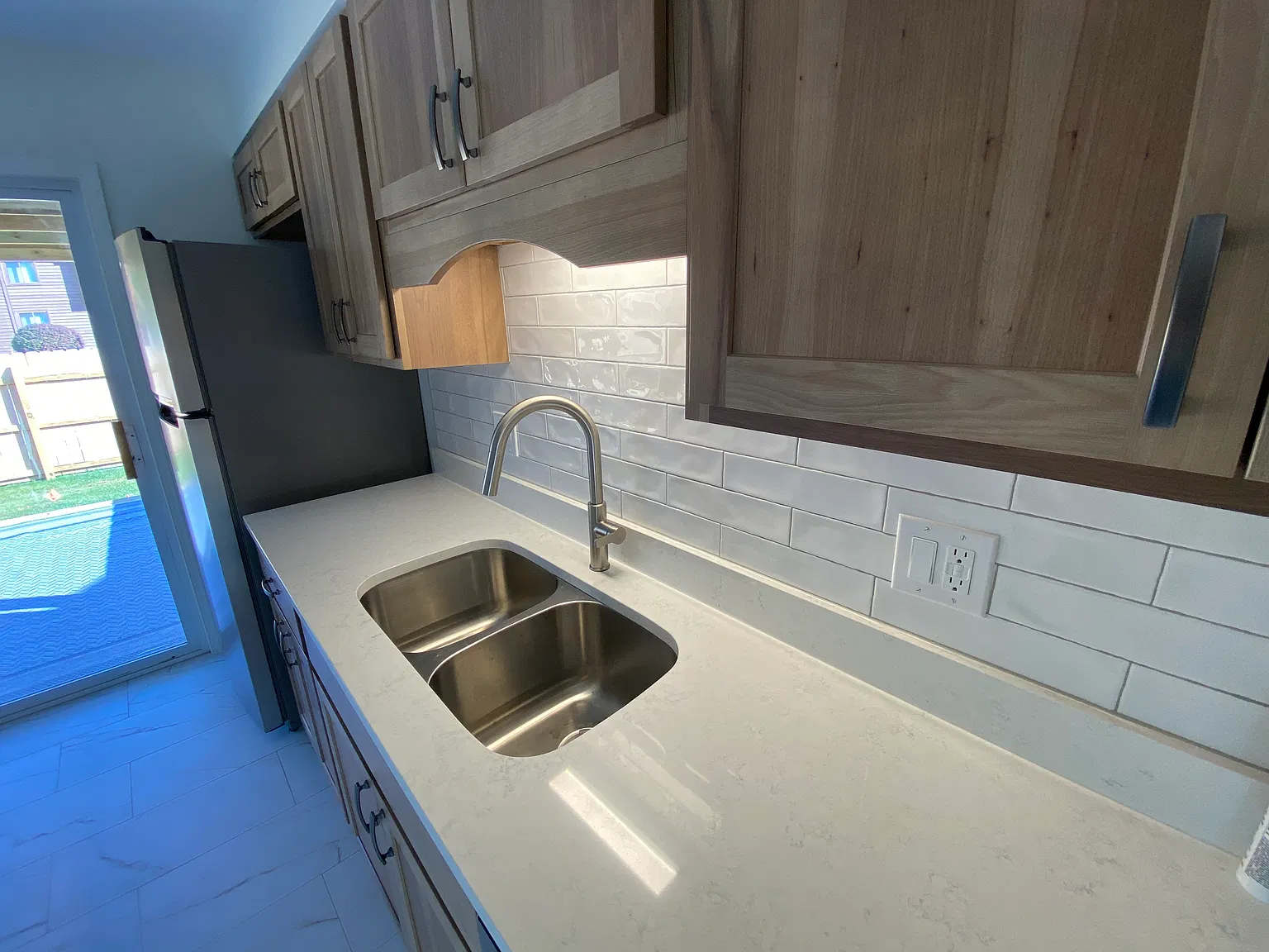 2 bed, 940 sqft, $1,700 — Photo 3
