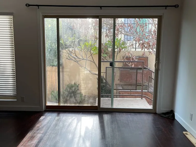 1417 N Curson Ave — Photo 10