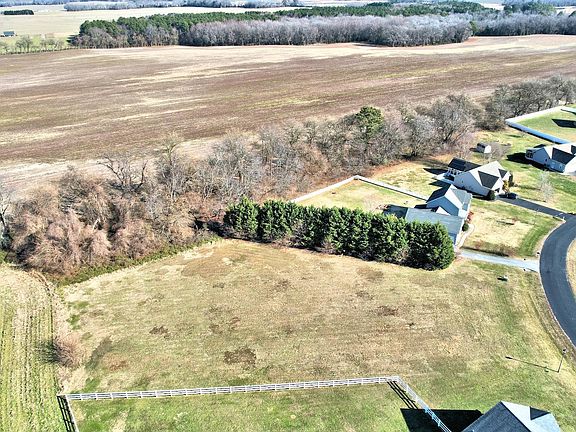 3rd image of 7827 Sugar Maple Dr