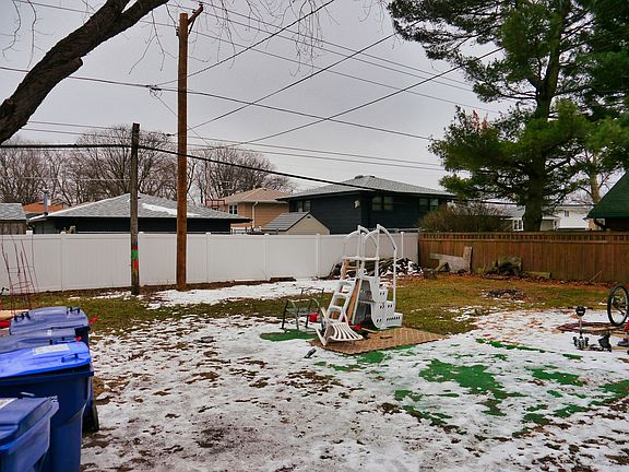 2nd image of 10619 S Worth Ave