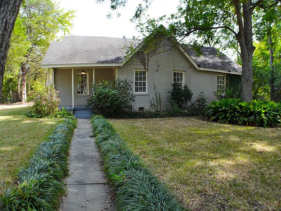 Welcome home to 3205 Lexington A