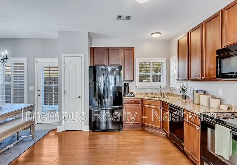 1128 Woodbury Falls Ct — Photo 7