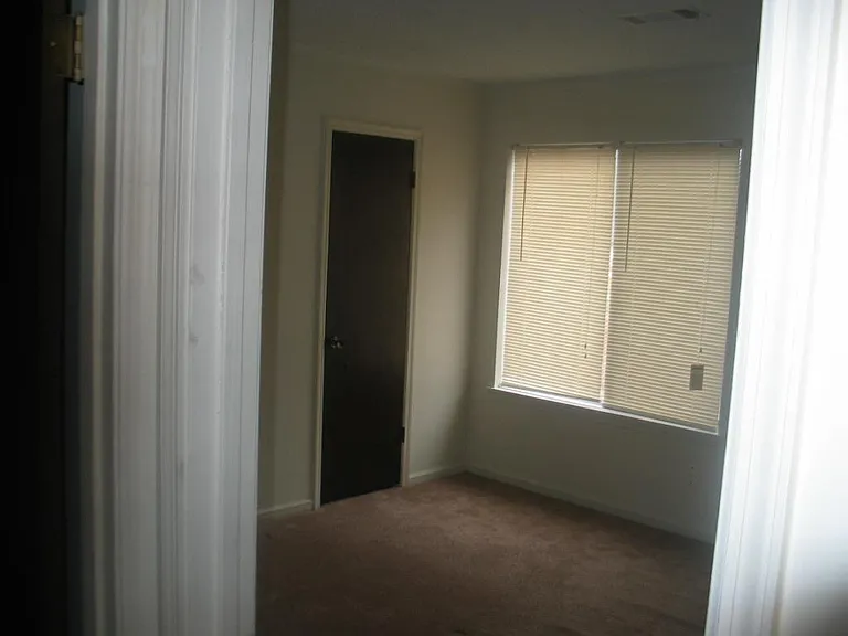 middle bedroom
