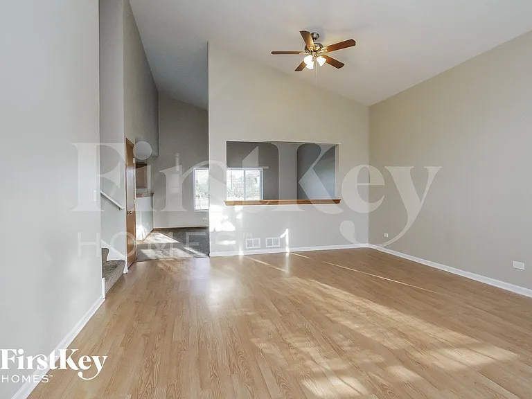478 Foxborough Trl — Photo 4