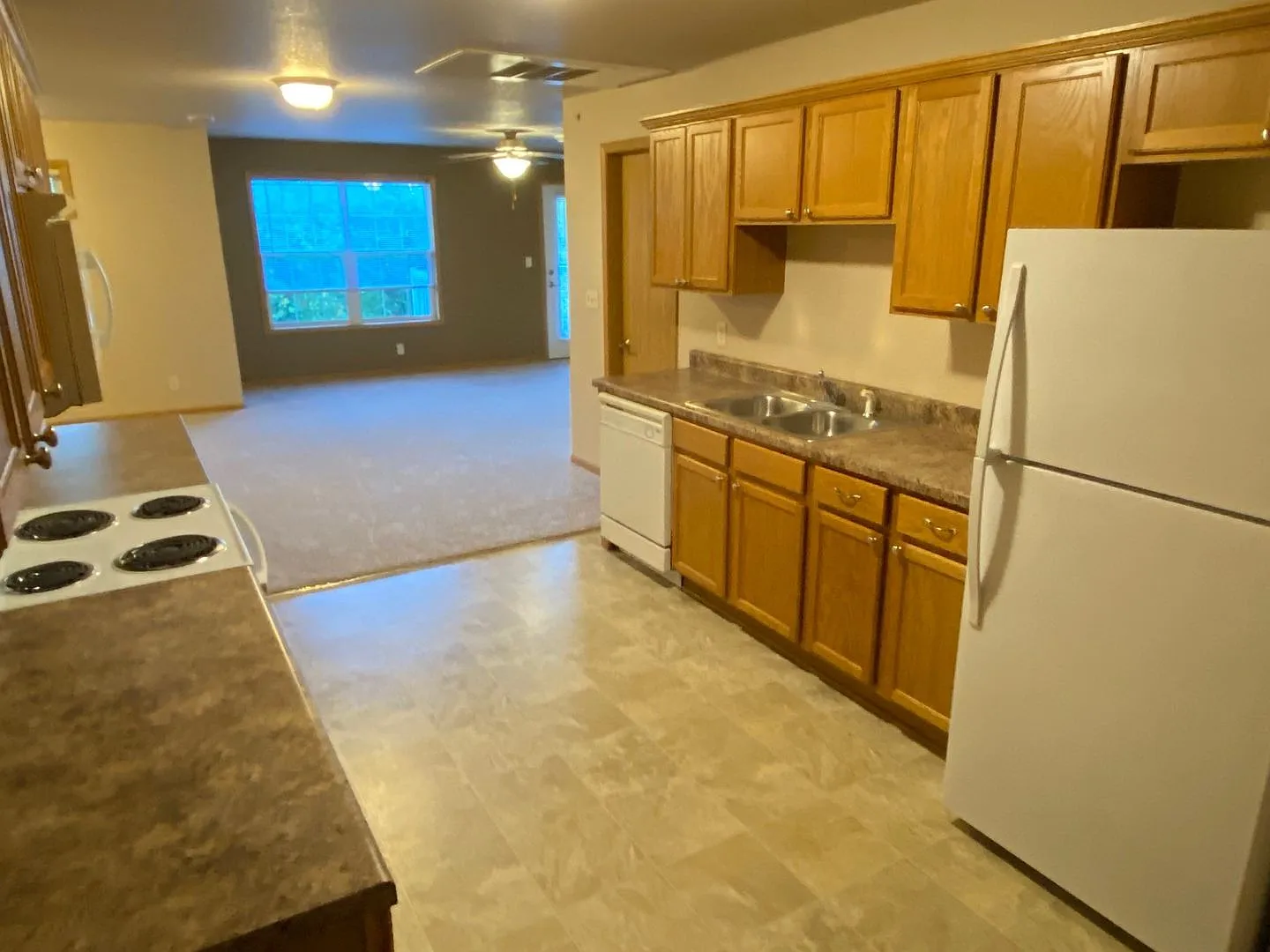 3820TV — Photo 2