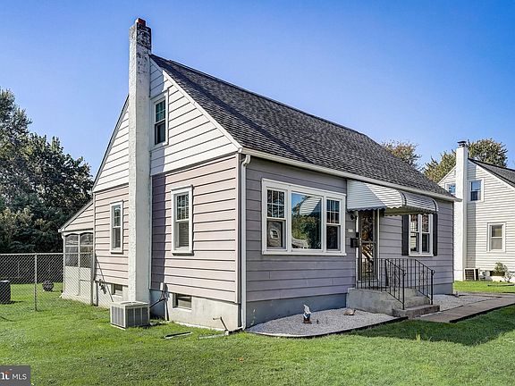 2nd image of 4112 Woodland Ave