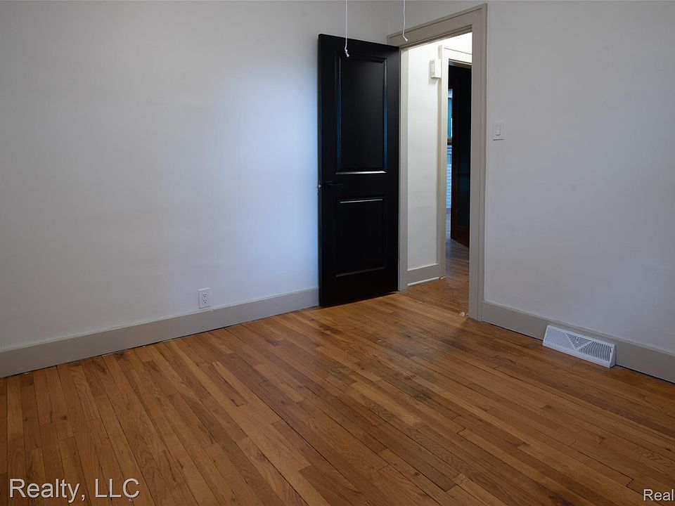 735 Withington St, photo 22