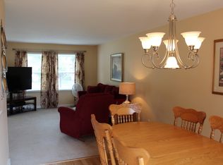 214 Bridgewood Dr, Antioch, IL 60002