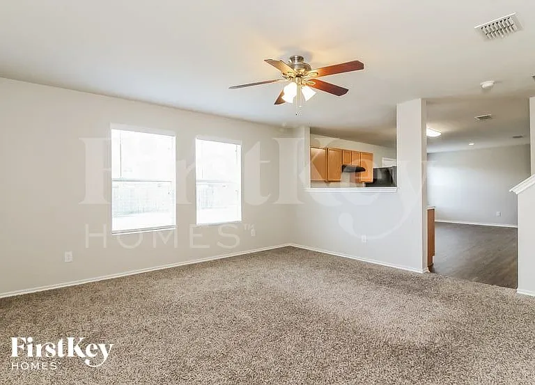 2809 Spencer Cir — Photo 3