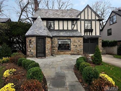 1st image of 15 Marlborough Ct