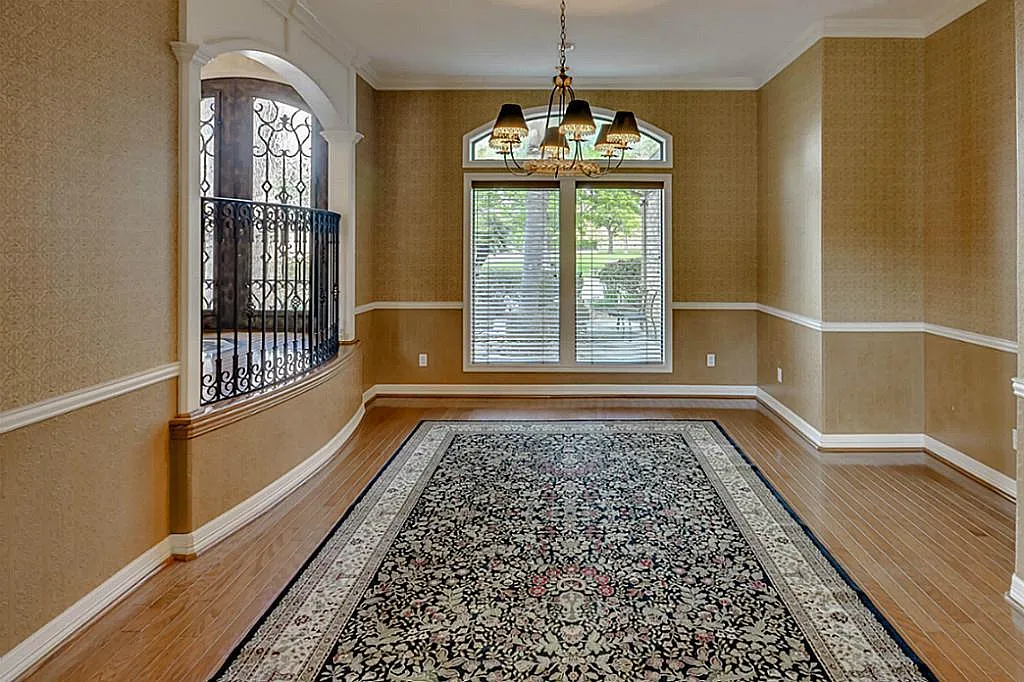 6 bed, 6.0 bath, 6373 sqft, $6,000 — Photo 4