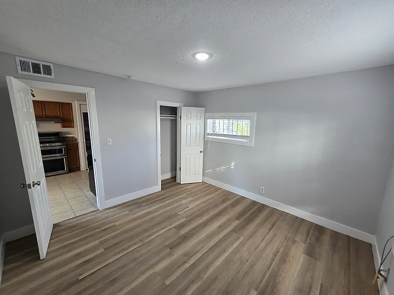 2928 Schyler St — Photo 20