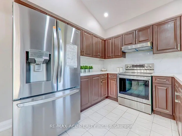 1539 Napanee Rd — Photo 4