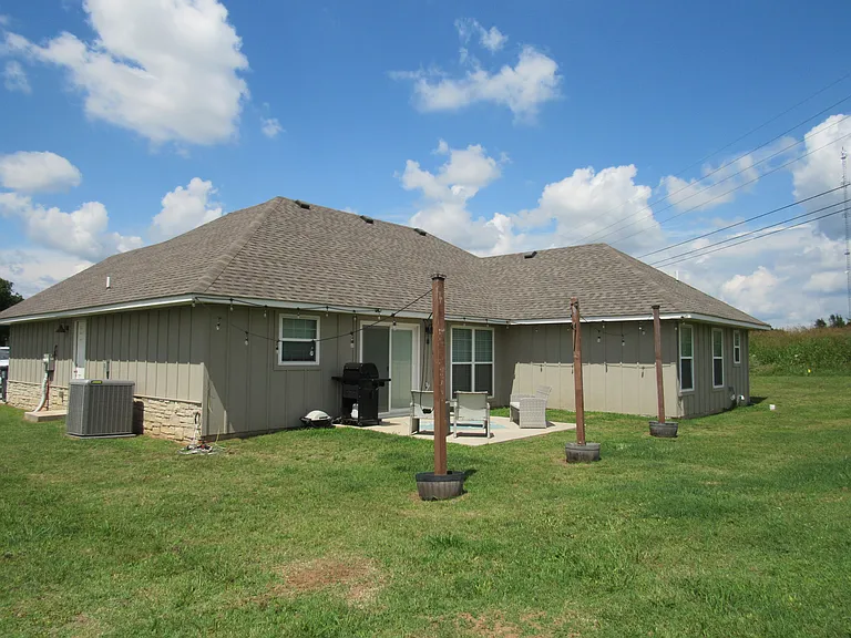13921 County Road 1566 — Photo 2
