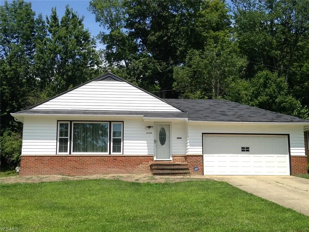 24485 Donover Rd photo 1