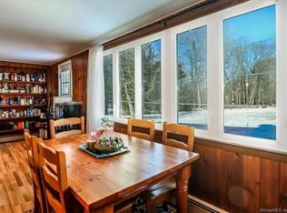 26 Pond Rd, Ridgefield, CT 06877