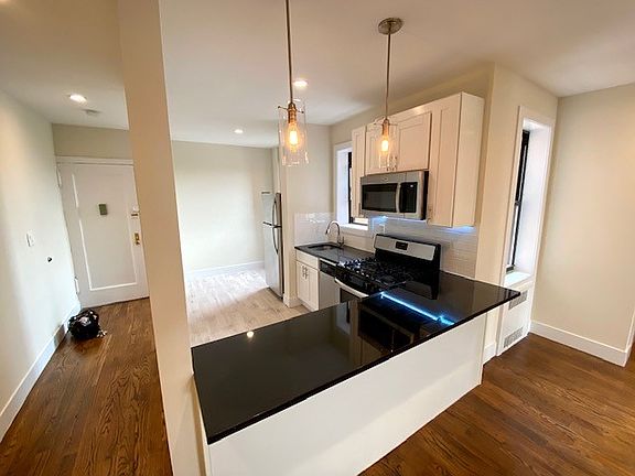 5th image of 4746 40th St APT 5G