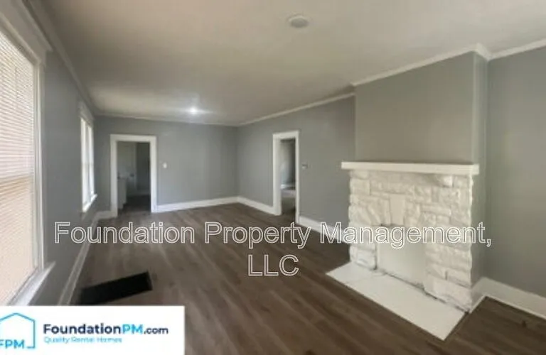 1041 Rosewood Ave — Photo 7