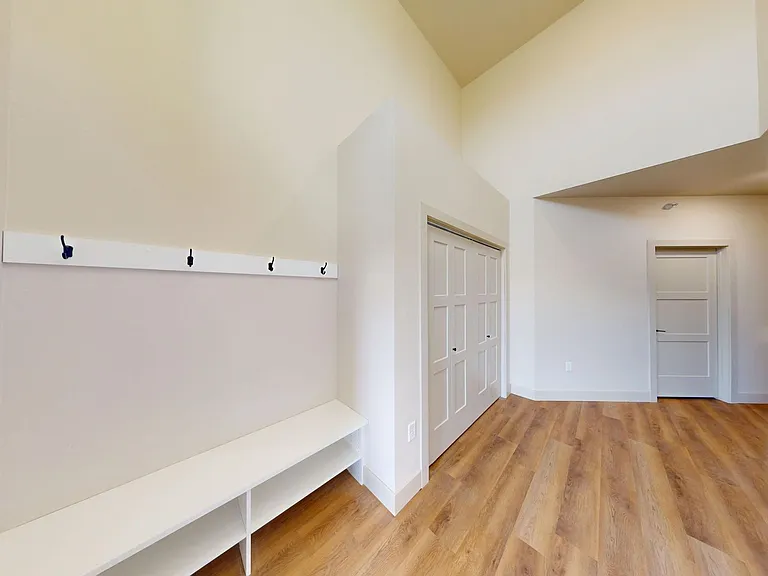 5631-5735 E Revere Dr — Photo 37