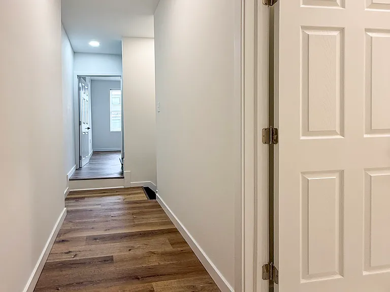 2020 E Huntingdon St — Photo 10