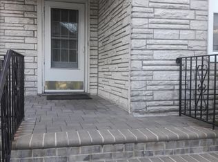 62 Peterson Pl APT 2, Lynbrook, NY 11563
