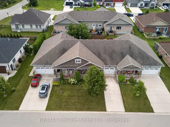 6 Sweet Grass St, Bluewater, ON N0M 1G0
