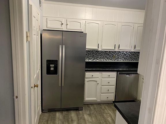 4th image of 3212 Regents Park Ln Unit A