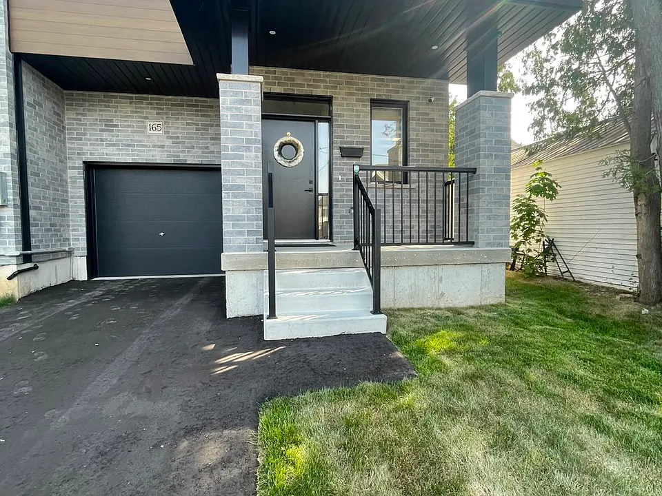 165 Tiffany St