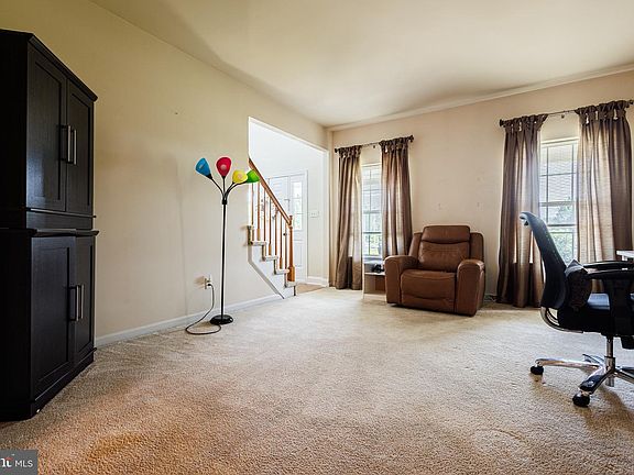 4th image of 109 Colonel Clayton Dr