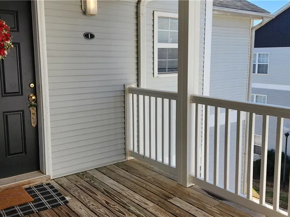 102I University Village Dr, Central, SC 29630