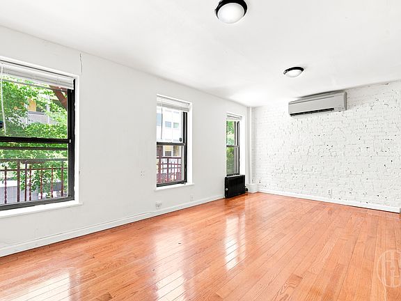 3rd image of 156 E 39th St Floor 2