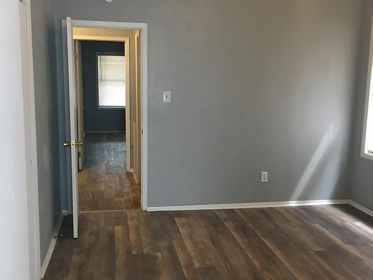 4217 Grand Blvd. — Photo 10