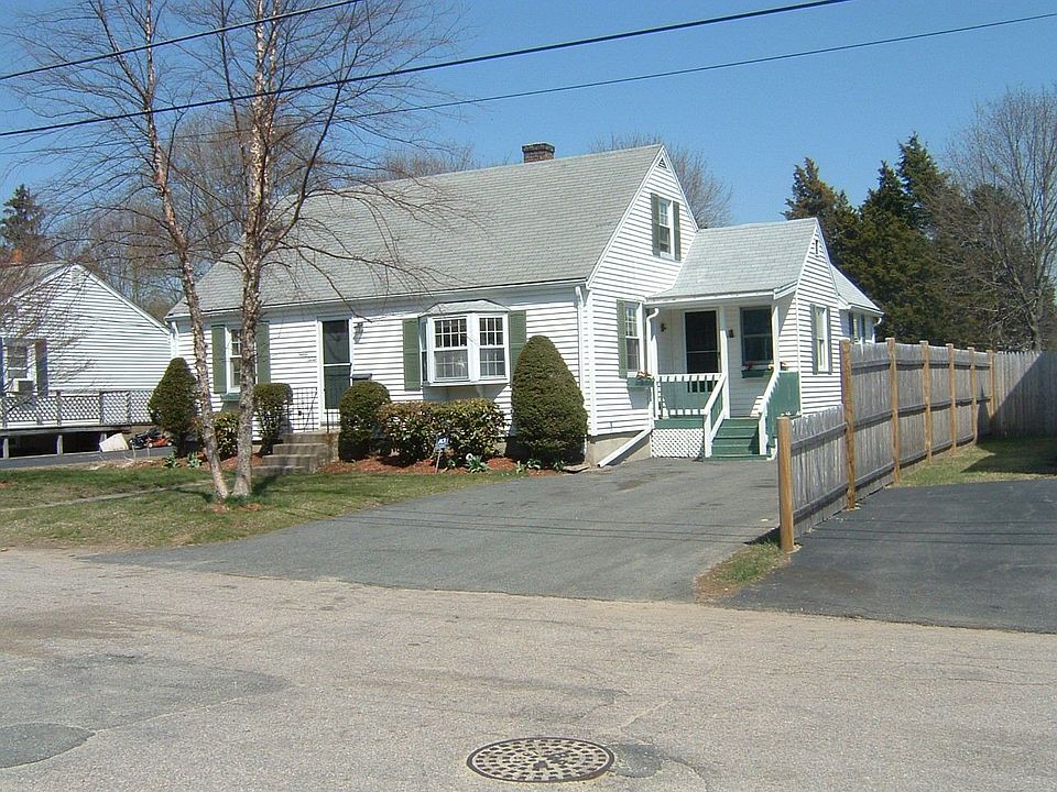 Much larger than it appears! Mint!