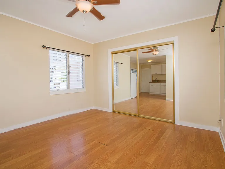 617 Hausten St — Photo 4