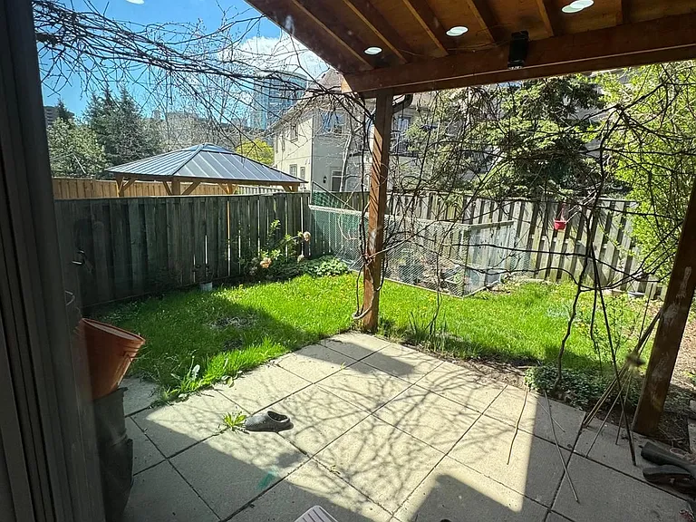 4102 Bishopstoke Ln W — Photo 28