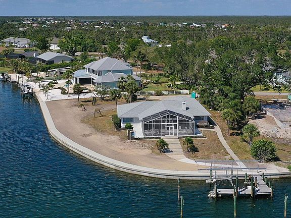 2nd image of 415 Green Dolphin Dr S