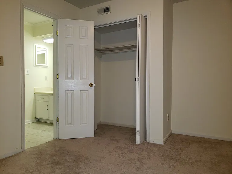 130 Kingsbury Dr — Photo 14