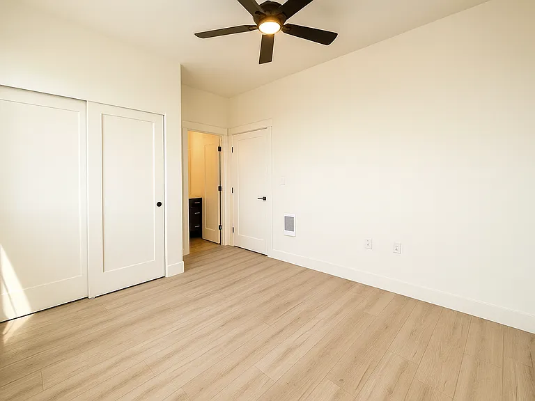 470 NW Fir Ave #201 — Photo 7